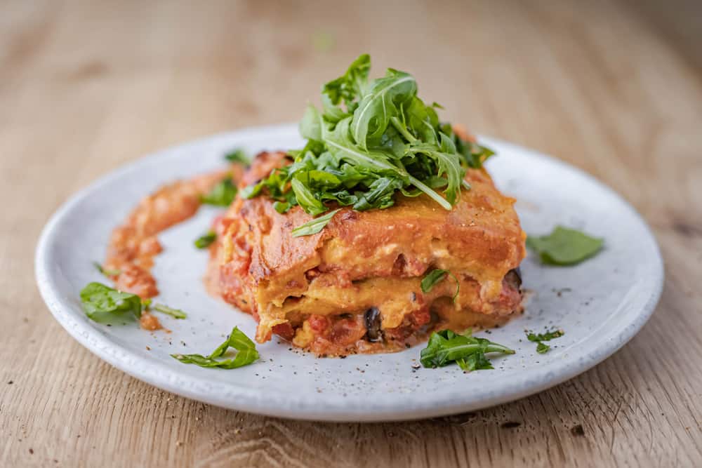 Aubergine mit veganer Käsesoße überbacken