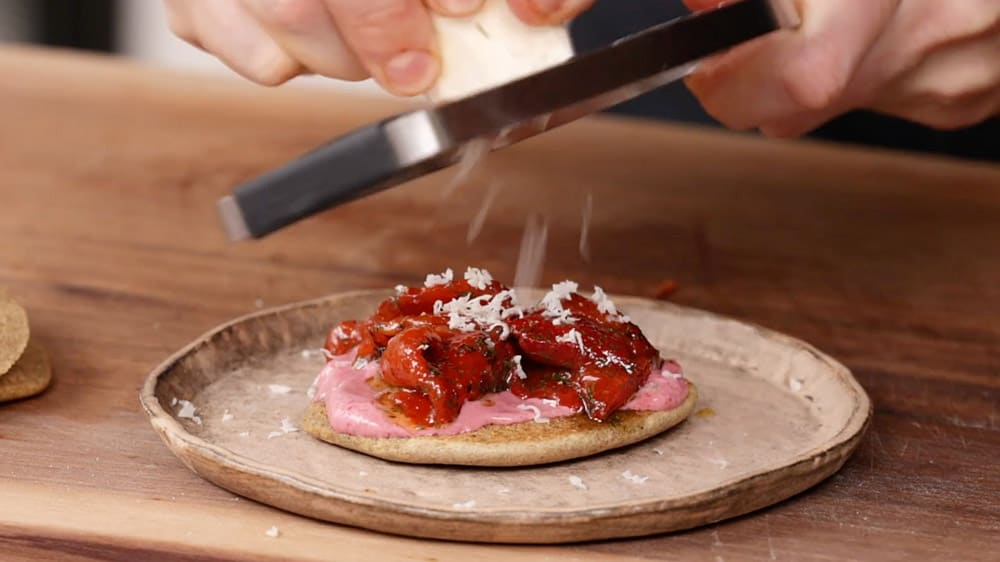 Zubereitung Pancakes mit Paprika-Lachs