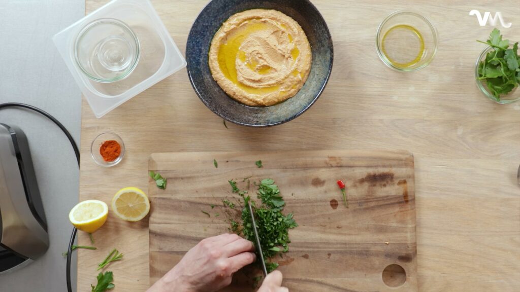 Rezept Paprika Hummus Anrichten