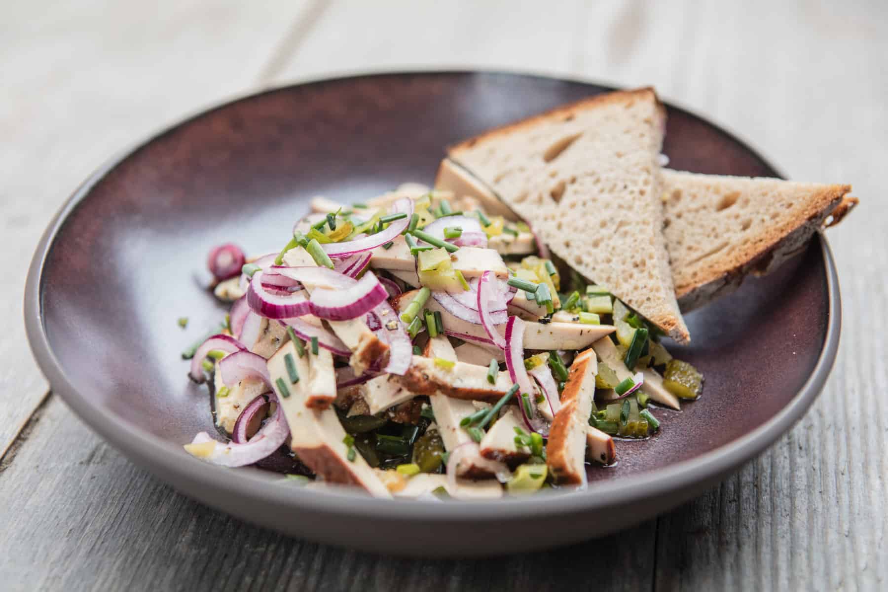 Räuchertofu "Wurstsalat"