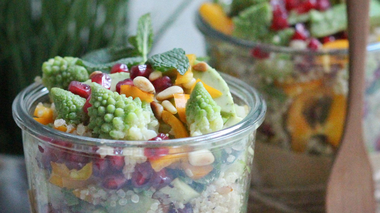 Bunter Quinoa Sommersalat vegan