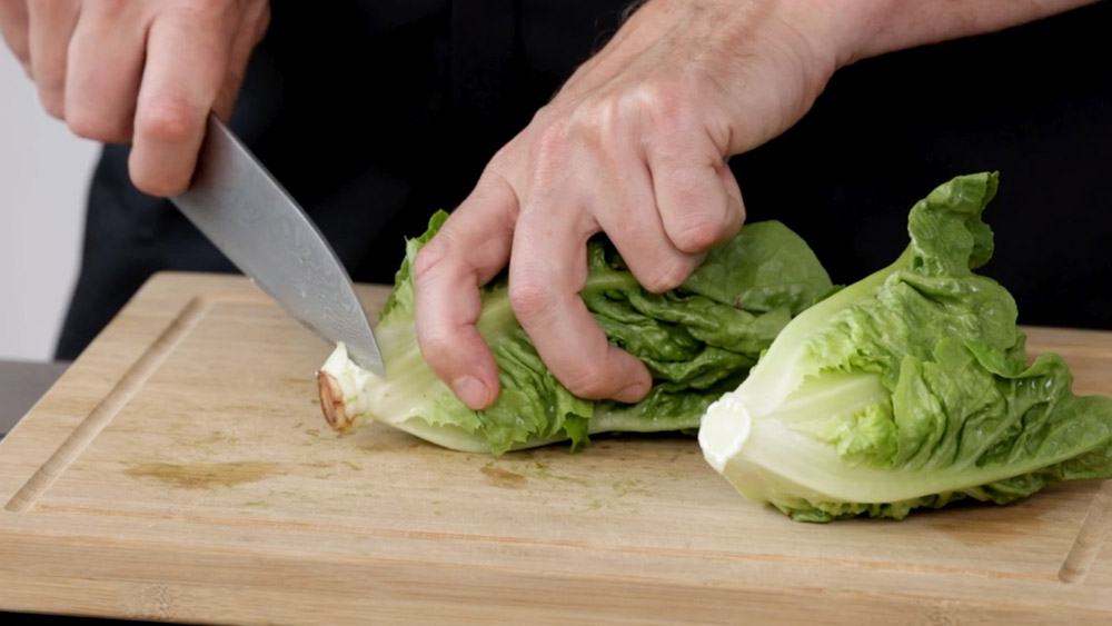 Zubereitung veganer Caesar Salad