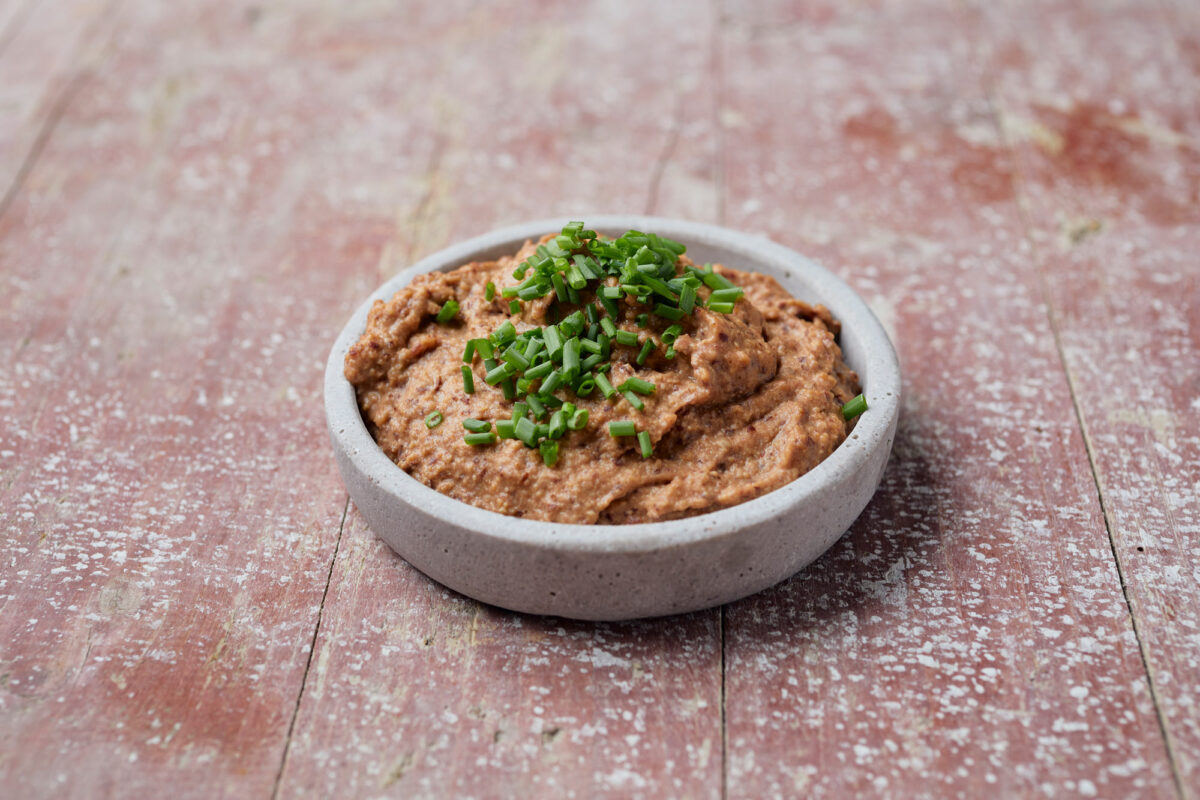 Vegane Leberwurst aus Kidneybohnen und Räuchertofu