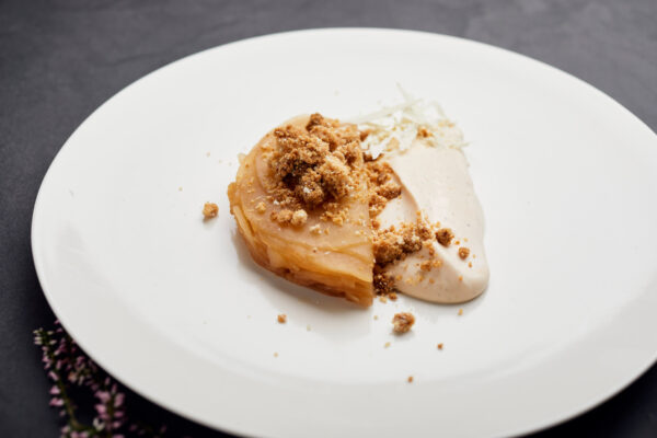 Vegane Bayerische Creme mit Himbeeren &amp; Sahne