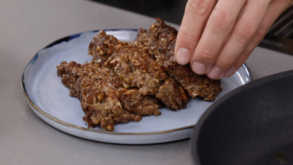 Zubereitung veganer Nussbraten