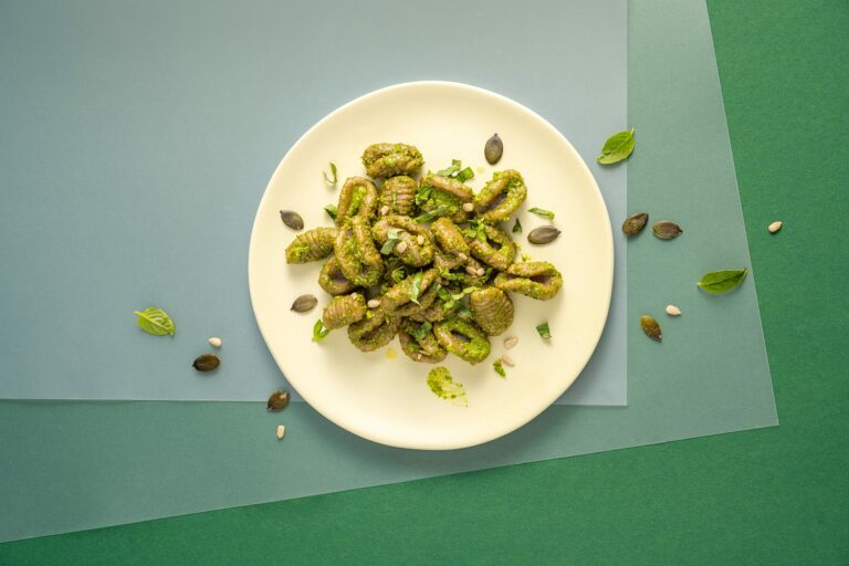 Estella Schweizer Klimakochbuch Vegane Garganelli mit Bärlauchpesto - Foto Winfried Heinze