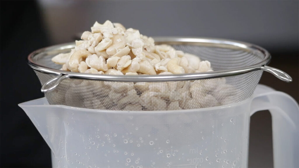 Zubereitung veganer Kräuter-Frischkäse