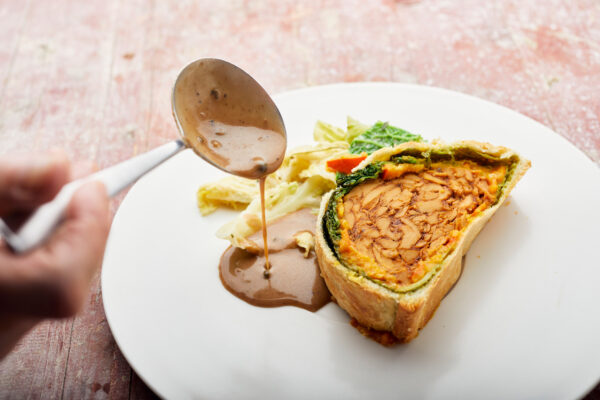 Cremiges Soja-Frikassee mit grünem Spargel