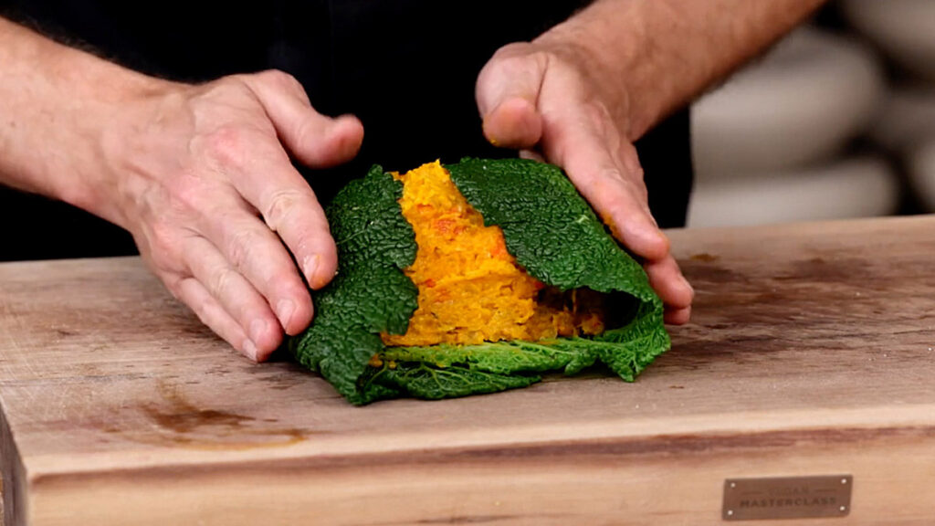 Zubereitung veganer Braten Wellington