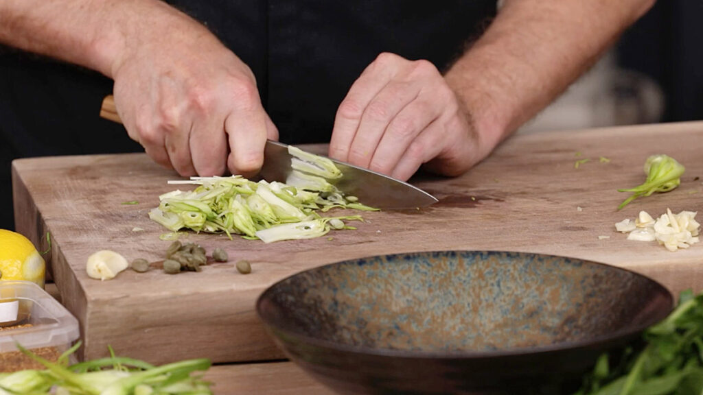 Zubereitung Puntarelle-Pasta und Puntarelle-Salat