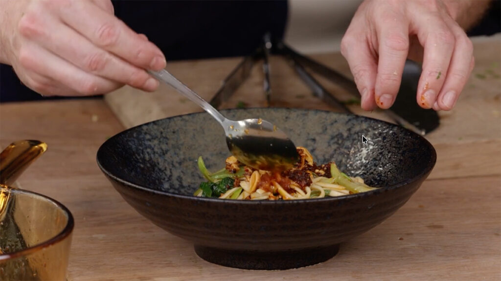 Zubereitung vegane Szechuan-Ramen